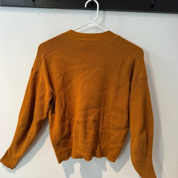 Zara Women's V-Neck Mustard Sweater - Picture 4 of 4